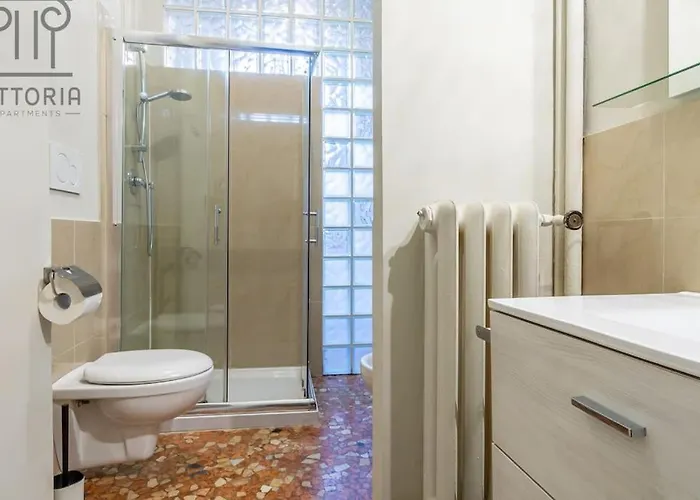 Vittoria Apartments: Viale Dante *